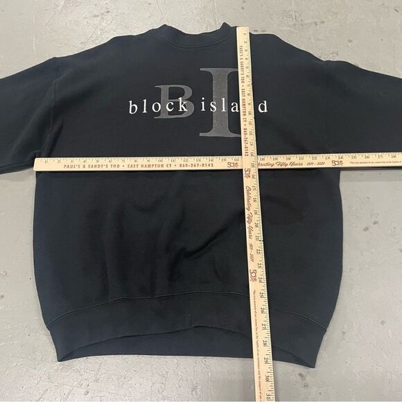 Block Island Black Pullover Crewneck Sweatshirt Fits Size Large/XL - Picture 2 of 4